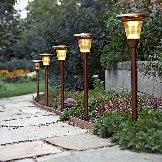 Read more about the article 20 Low-Cost Ways to Easily Add Curb Appeal To Your Home