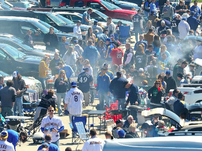 Read more about the article Baseball Season Returns To Milwaukee!