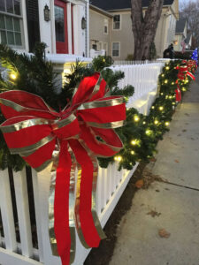 Read more about the article Easy Ways to Add Christmas Curb Appeal