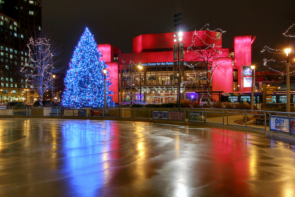 Read more about the article Milwaukee Holiday Lights Festival