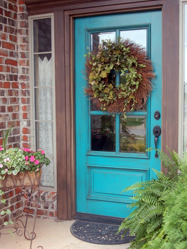 Read more about the article 6 Home Improvement Projects to Invest In This Fall – #1 – Statement Door