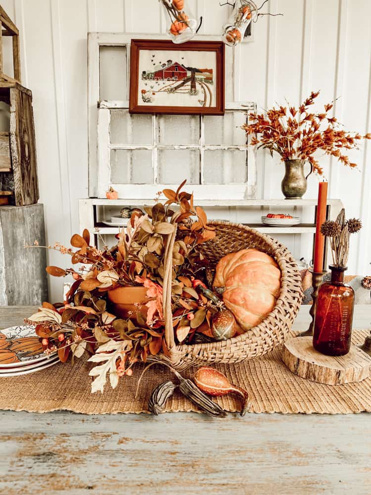 Read more about the article Fall Decorating Tip #3 – Make Small Swaps
