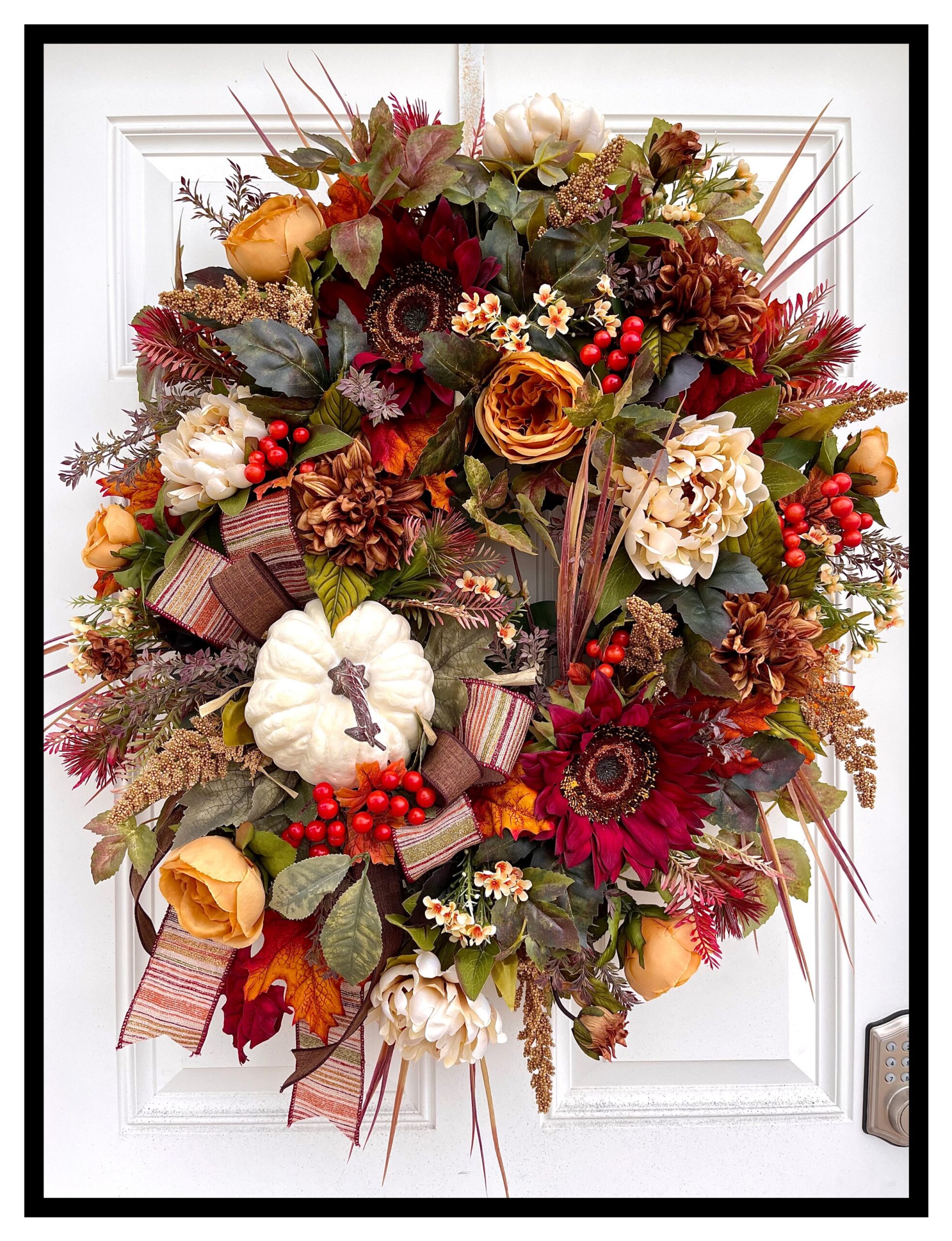Read more about the article Fall Decorating Tip #2 – Take The Layering Approach