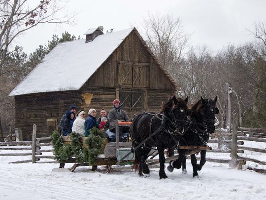 Read more about the article Team Hoffmann Invites You to Explore Wisconsin During The Holidays!