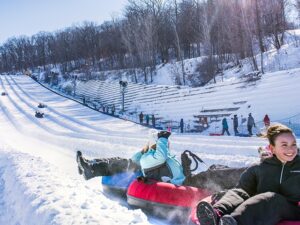 Read more about the article Sledding & Snow Tubing in Wisconsin