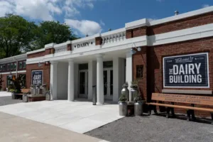 Read more about the article Wisconsin State Fair shows off renovated Dairy Building and upgraded cream puff bakery!!!