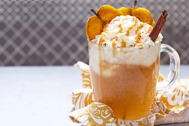 Read more about the article An Apple Cider Float Is Autumn in a Glass!